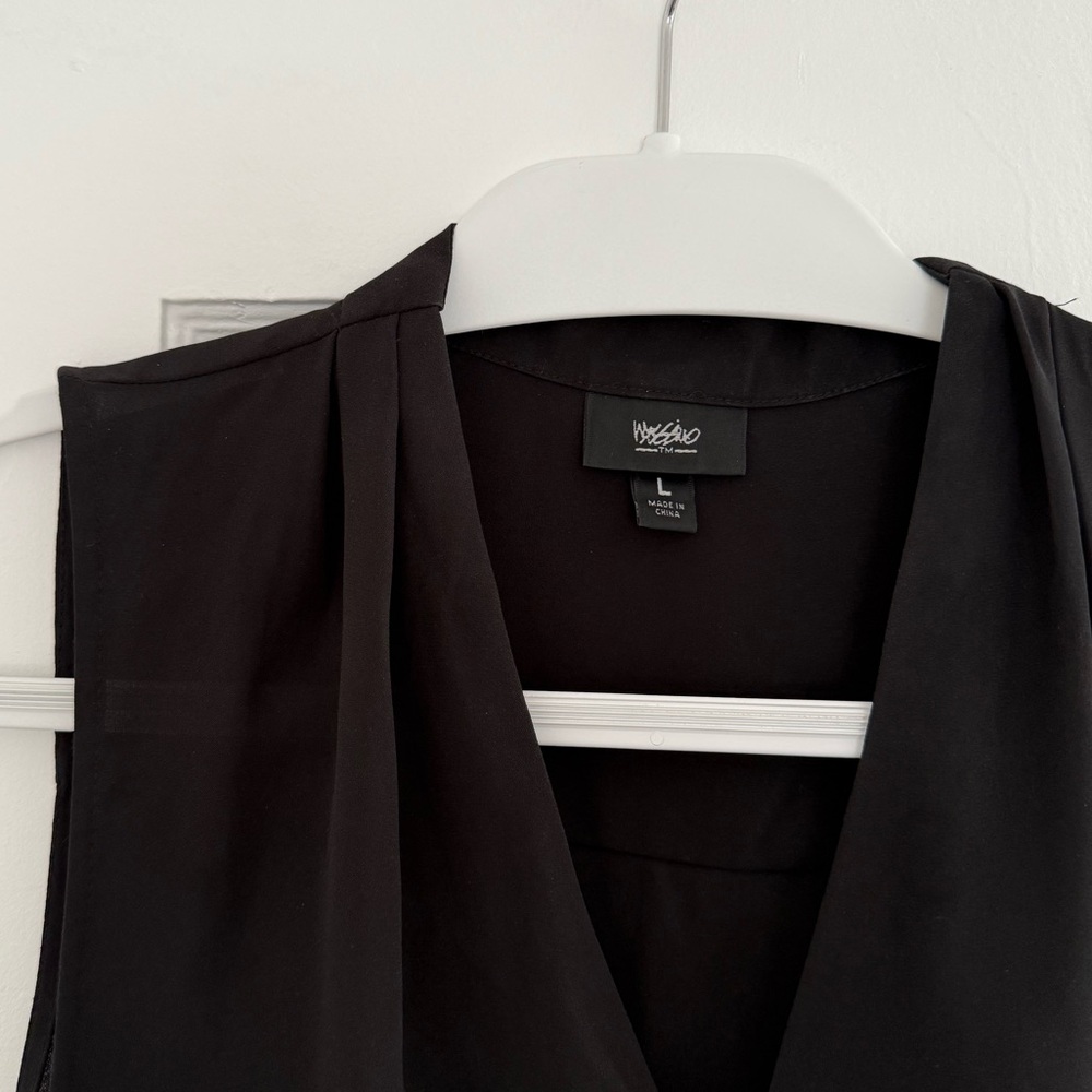 Black Sleeveless Top